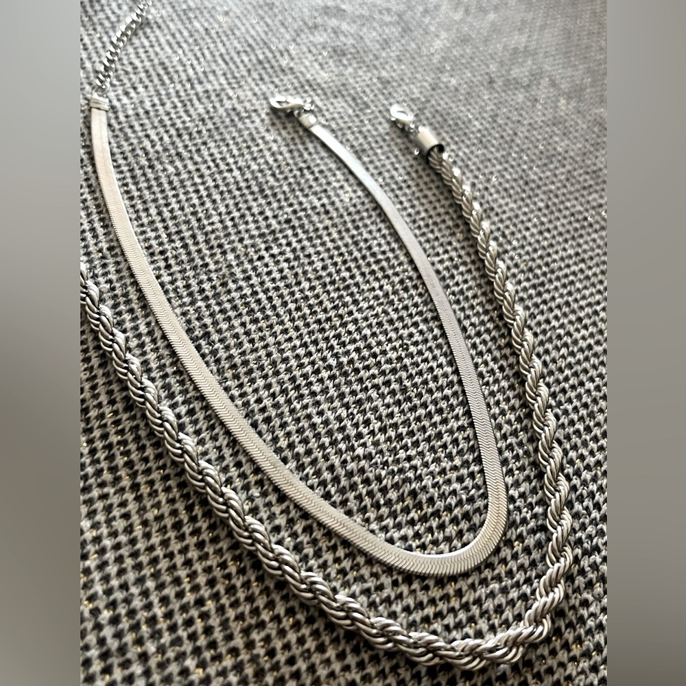 A set of silver jewelry